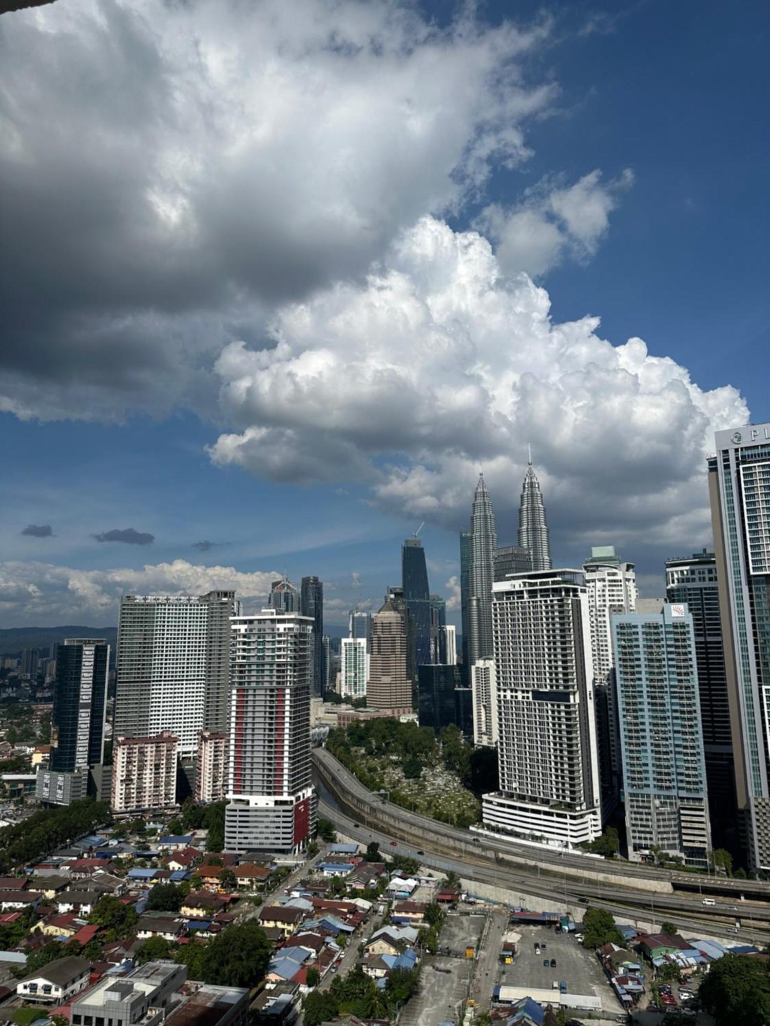 Colony Suites Klcc By Hibernate Куала-Лумпур Екстер'єр фото